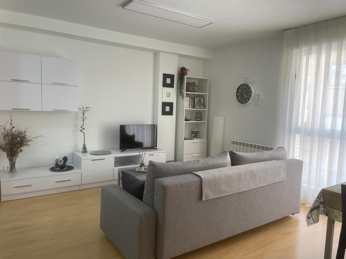Apartamento Pinares Apartment Soria Bagian luar foto